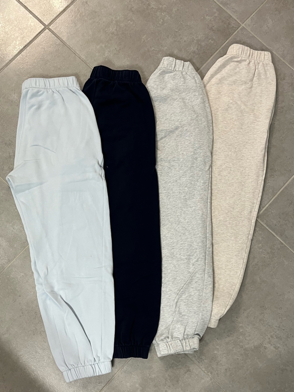 Lot of Hollister jogger sweat pants. Size xxs.